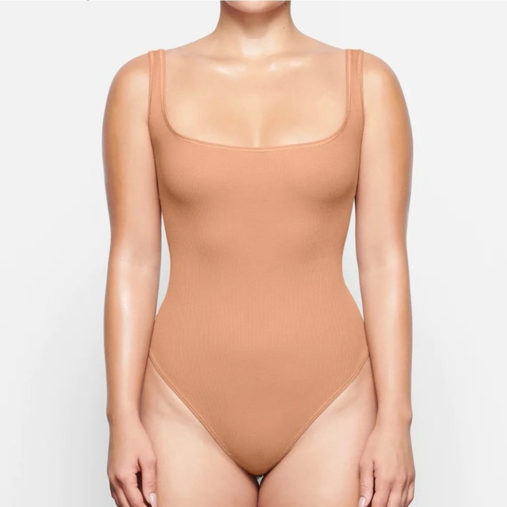 Skims | NWT Ribbed Thong Bodysuit in Sedona